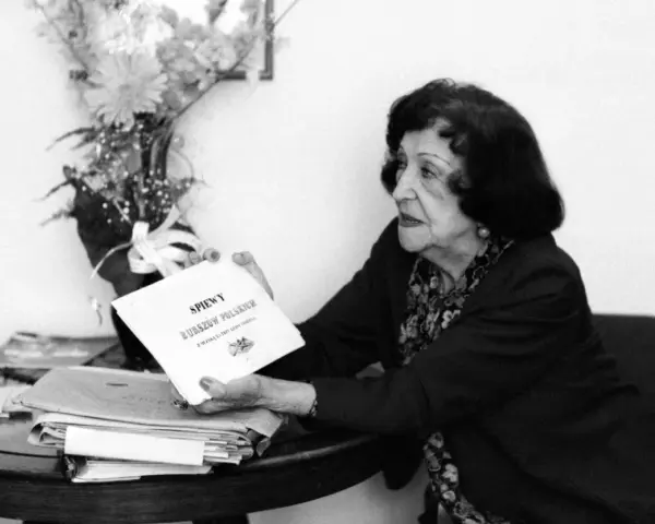 Mira Zimińska-Sygietyńska prezentuje zbiór "Śpiewy burszów polskich", przypominając o dzieciach i ich dziedzictwie.